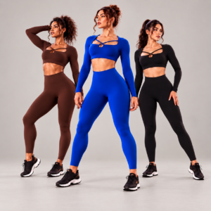Set crop e leggings flare